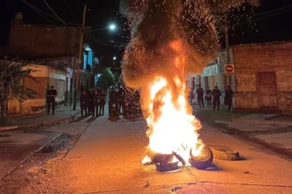 Comunidad de Fraile Pintado se moviliza en marcha Tamara Fierro con resguardo policial