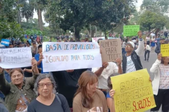 Efectivos policiales cuestionan gestión de negociaciones por aumento salarial