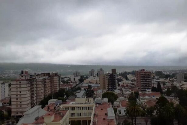 Pronóstico del tiempo fresco e inestable para el martes en San Salvador