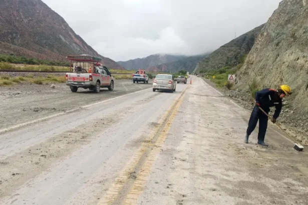 Rutas intransitables en Jujuy: derrumbes y crecidas complican la circulación
