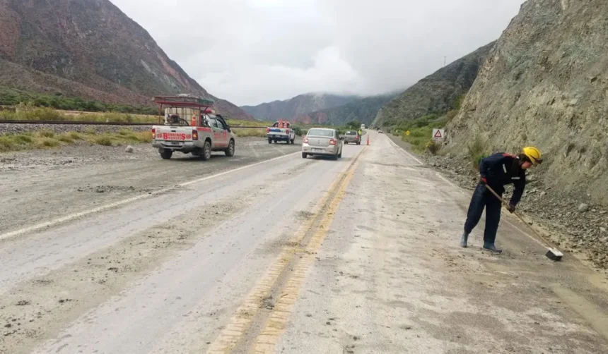 Rutas intransitables en Jujuy: derrumbes y crecidas complican la circulación