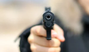 Asalto a domicilio en Palpalá: amenazaron a una familia con arma de fuego