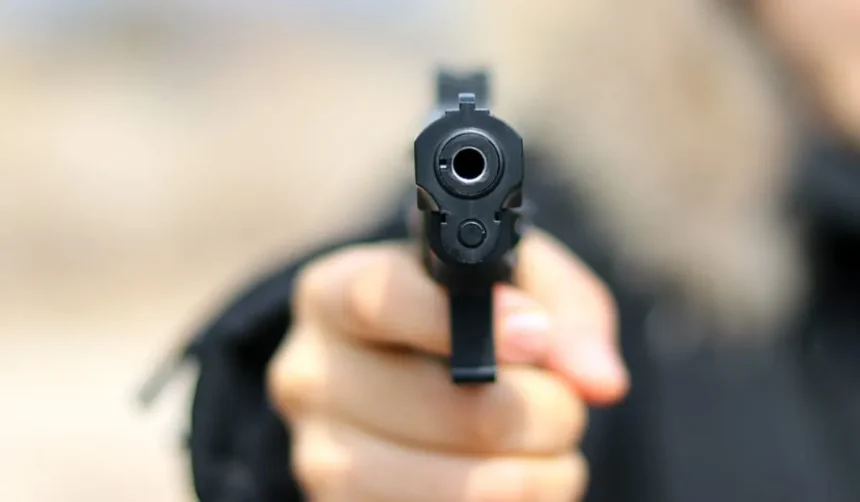 Asalto a domicilio en Palpalá: amenazaron a una familia con arma de fuego