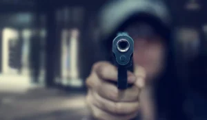 Amenaza con arma de fuego en Alto Comedero por reclamo de sueldo