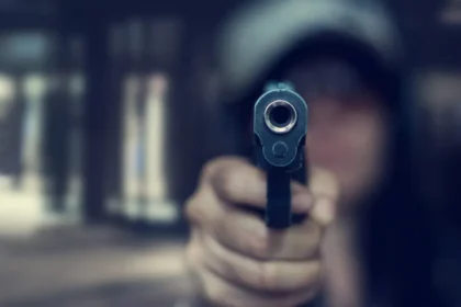 Amenaza con arma de fuego en Alto Comedero por reclamo de sueldo