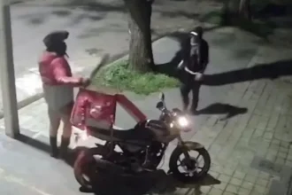 Joven delivery recibió ocho puñaladas en intento de robo de moto