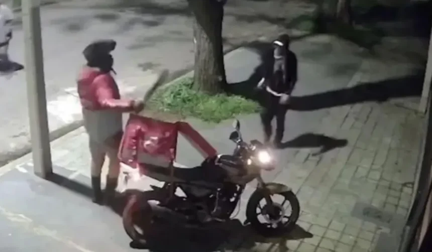 Joven delivery recibió ocho puñaladas en intento de robo de moto