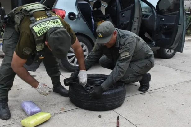 Detienen a un hombre con más de 11 kilos de cocaína oculta en vehículo