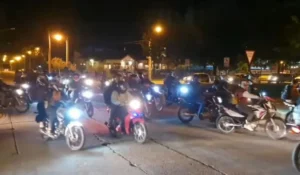 Picada de motos en Jujuy dejó a una joven embarazada herida tras choque en cadena
