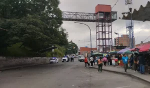 Muerte en el ascensor urbano: hombre se arrojó desde la pasarela de la vieja terminal