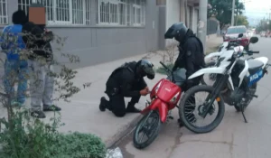 Recuperaron motocicleta robada en poder de dos menores en Perico