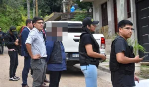 Amenazas en escuelas: allanaron domicilio en la capital y secuestraron celulares