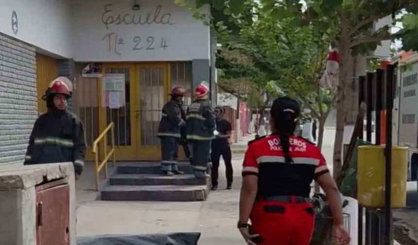 Amenaza de bomba en Monterrico: evacuaron la Escuela N° 224