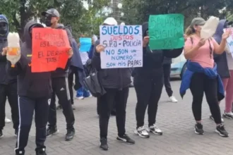 Disparidad de sueldos en la Policía genera malestar en el personal administrativo