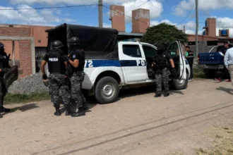 Allanamientos por amenazas a escuelas en Palpalá: secuestran dispositivos