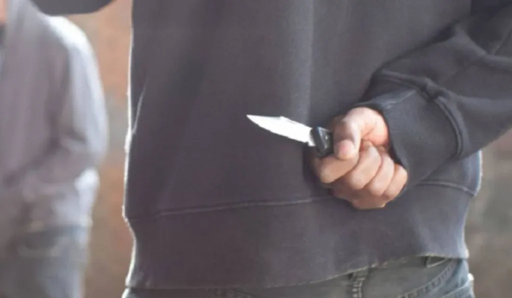 Asalto a adolescentes en Palpalá: delincuentes armados con cuchillos robaron en el Club Zapla