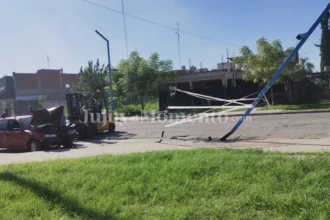 Accidente de tránsito en Palpalá: conductor abandona su vehículo tras chocar