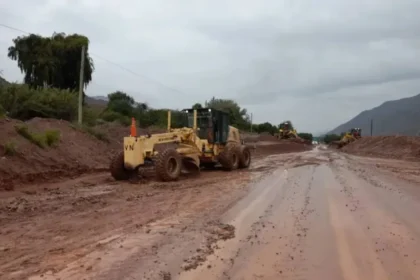 Cortes de rutas en Jujuy por crecidas de ríos y derrumbes