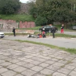 Grave siniestro vial en barrio Cuyaya: motociclista en terapia intensiva