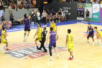 El Carmen Básquet sigue invicto y visita a 9 de Julio en Salta