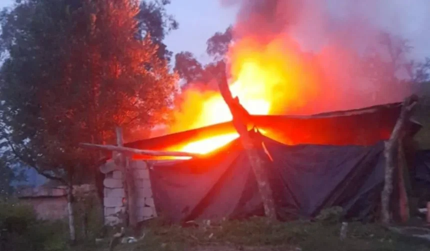 Violencia de género en Caimancito: atacó a su ex pareja y le incendió la casa