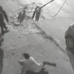 Tres motochorros golpearon a un hombre para robar pertenencias de su auto