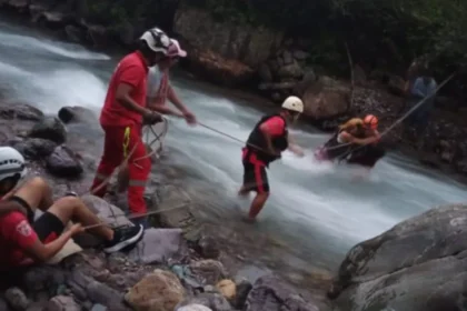 Operativos de rescate en Jujuy: seis personas salvadas de las crecidas de ríos