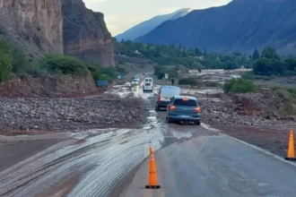 Cortes de rutas en Jujuy por crecidas de ríos y sectores intransitables