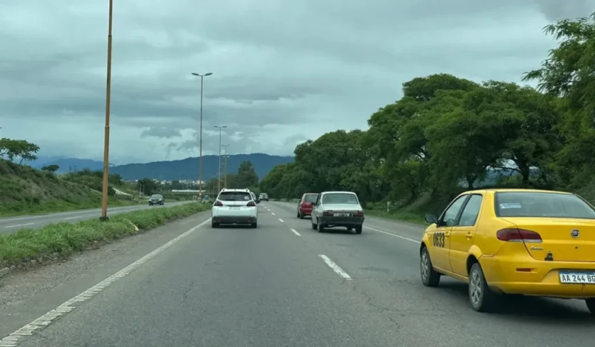 Cortes de rutas en Jujuy: derrumbes y desvíos en múltiples sectores