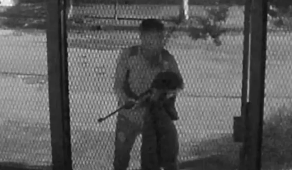 Amenaza con rifle de caza en Santa Clara: detienen a violento tras apuntar a un joven