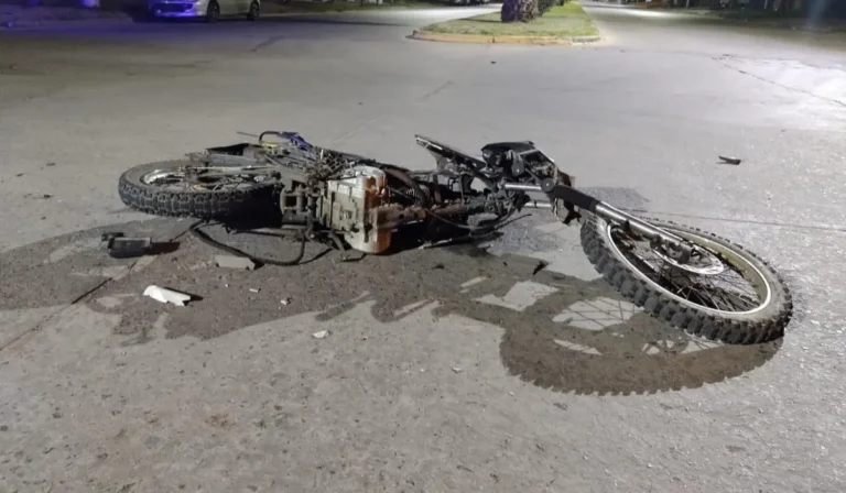 Motociclista alcoholizado sufrió accidente en Perico y fue hospitalizado
