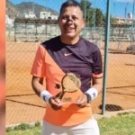 Tito Sandoval: el tenista quiaqueño que conquistó el campeonato en Bolivia