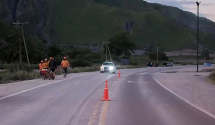 Cortes de rutas en Jujuy: desmoronamientos y crecidas complican la circulación