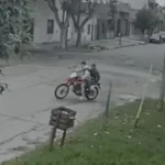 Detienen a dos menores tras persecución por robo de motocicleta en San Pedro