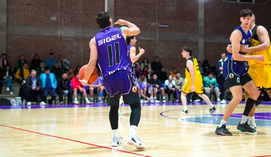 El Carmen venció a Montmartre y mantiene su invicto en la Liga Federal