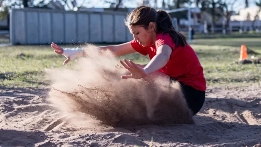 Capacitación de atletismo escolar para fortalecer la disciplina en Jujuy