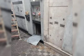 Robo de herramientas en cementerio de Palpalá: delincuentes desvalijaron nicho en construcción