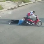 Robo de cartera en Perico: motochorro asaltó a una mujer a plena luz del día