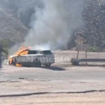 Incendio de auto eléctrico en la Cuesta de Lipán: turistas brasileños escaparon ilesos
