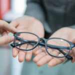 Controles visuales gratuitos y entrega de anteojos en toda Jujuy