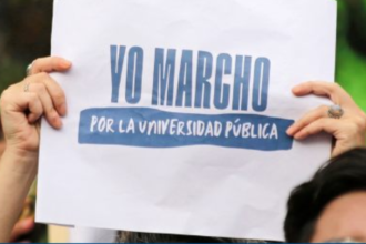 Marcha por la universidad pública en Jujuy convoca a docentes y estudiantes