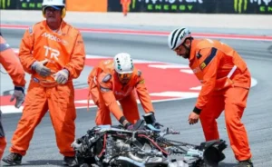 Grave accidente de MotoGP en Cataluña: preocupa el estado de Álex Márquez