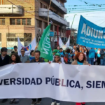 Masiva movilización universitaria en Jujuy en defensa de la educación pública