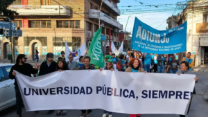 Masiva movilización universitaria en Jujuy en defensa de la educación pública