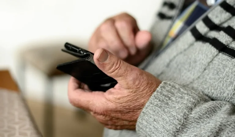 Estafa de EJESA en Los Alisos: le vaciaron la cuenta con escaneo facial