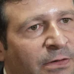 “Ellos andan en Tesla y la gente no puede cargar nafta”