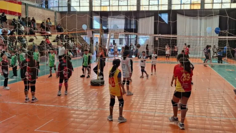 El encuentro de mini vóley fue una gran fiesta en Sociedad Española