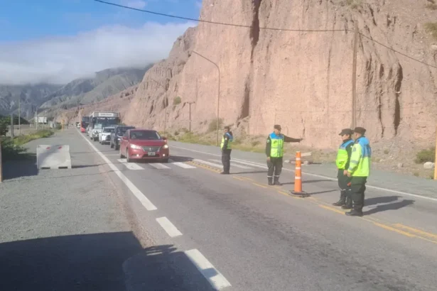 Estado de las rutas jujeñas: derrumbes, baches y desvíos en sectores críticos