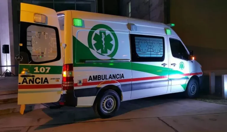 Mujer herida tras caer de un colectivo en movimiento en Palpalá
