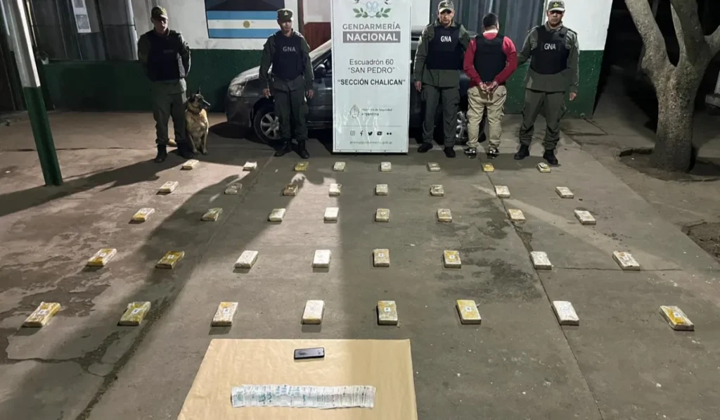 Gendarmería incautó 42 kilogramos de cocaína en un automóvil en San Pedro de Jujuy